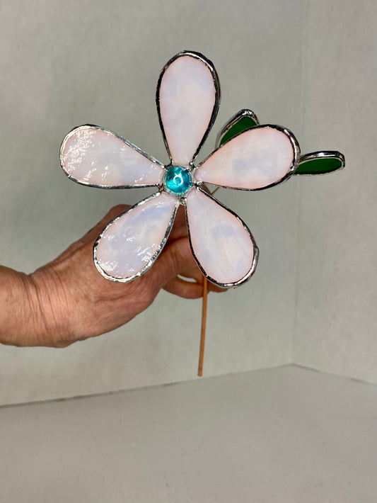 White Stained Glass Flower Plant Stakes by Hip Chick Glass, Stained Glass Flower Bouquet, Stained Glass Flower on a Stem, Handmade Home Decor, Wedding Bouquet Keepsake, Tabletop Decor