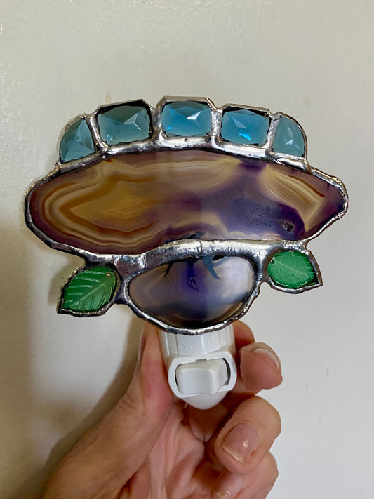 AGATE SLICE NIGHTLIGHT with Blue Jewels and Leaves | Gretchen Shutt | Hip Chick Glass, LLC
