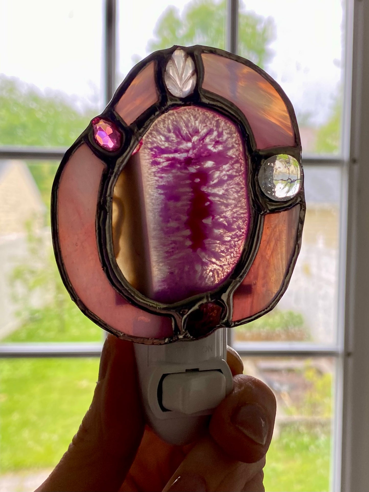 AGATE SLICE NIGHTLIGHT in Pink with Rose Quartz and Jewels | Gretchen Shutt | Hip Chick Glass, LLC