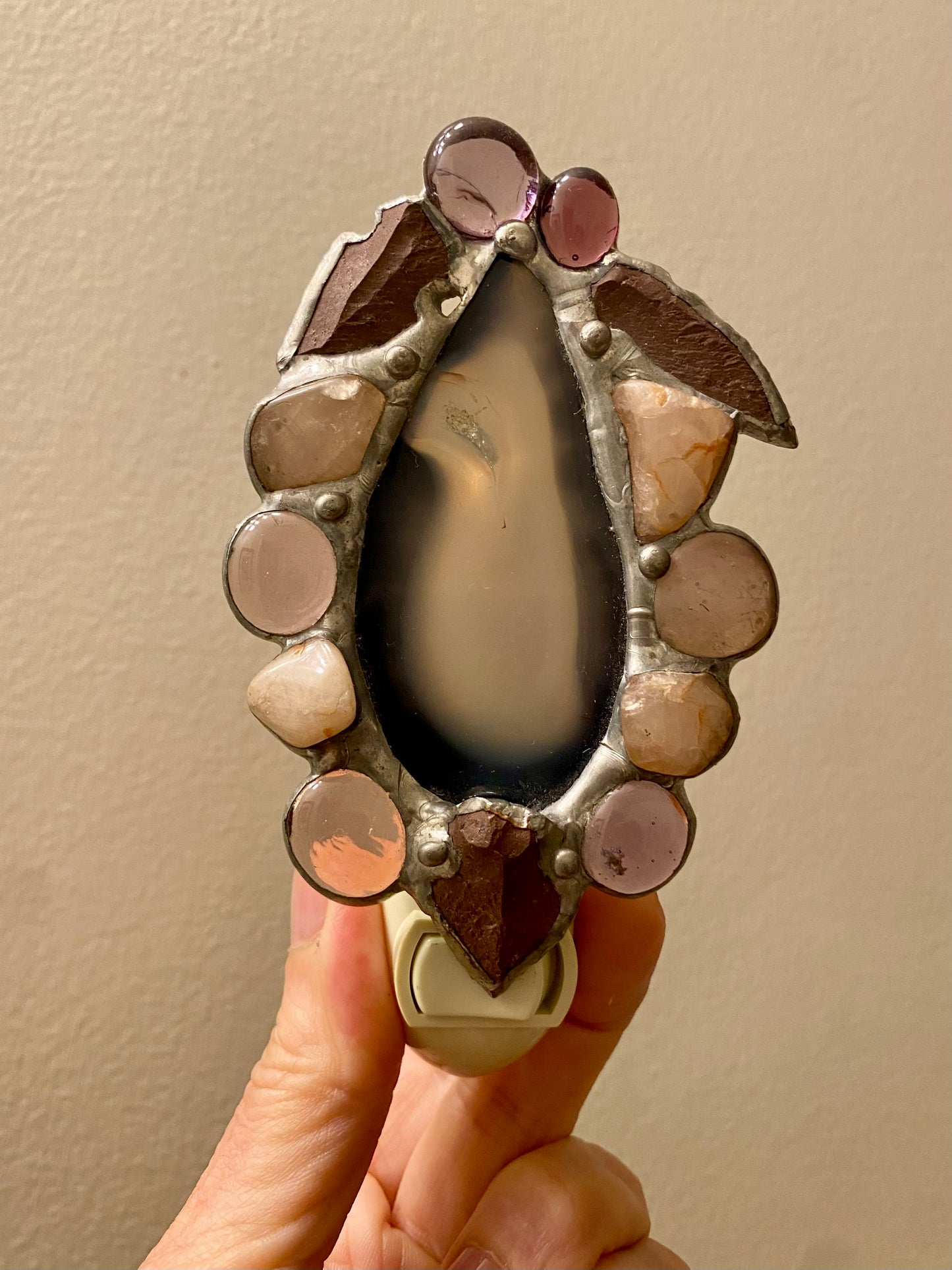 AGATE SLICE NIGHTLIGHT with Arrowheads | Gretchen Shutt | Hip Chick Glass, LLC