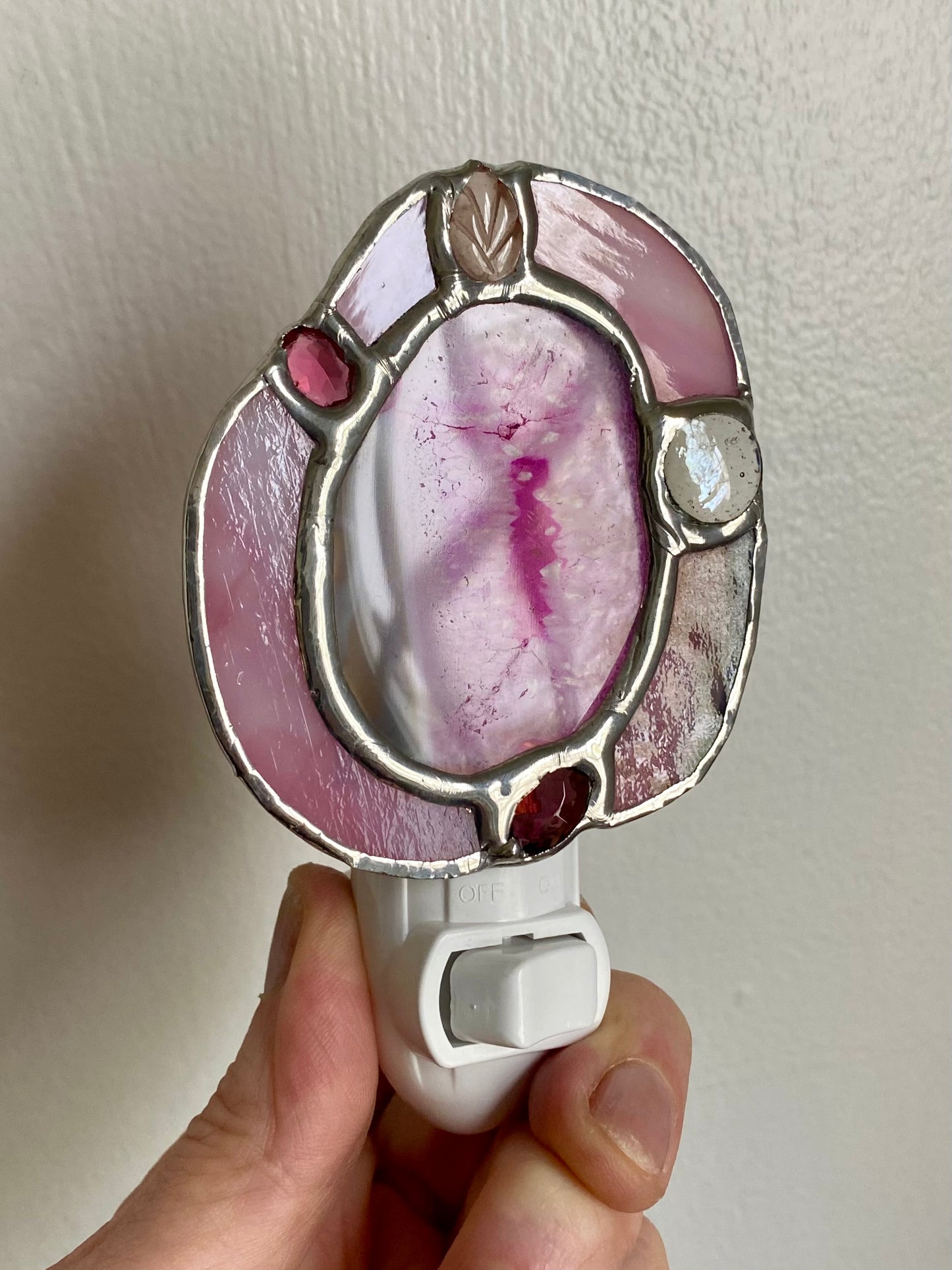 AGATE SLICE NIGHTLIGHT in Pink with Rose Quartz and Jewels | Gretchen Shutt | Hip Chick Glass, LLC