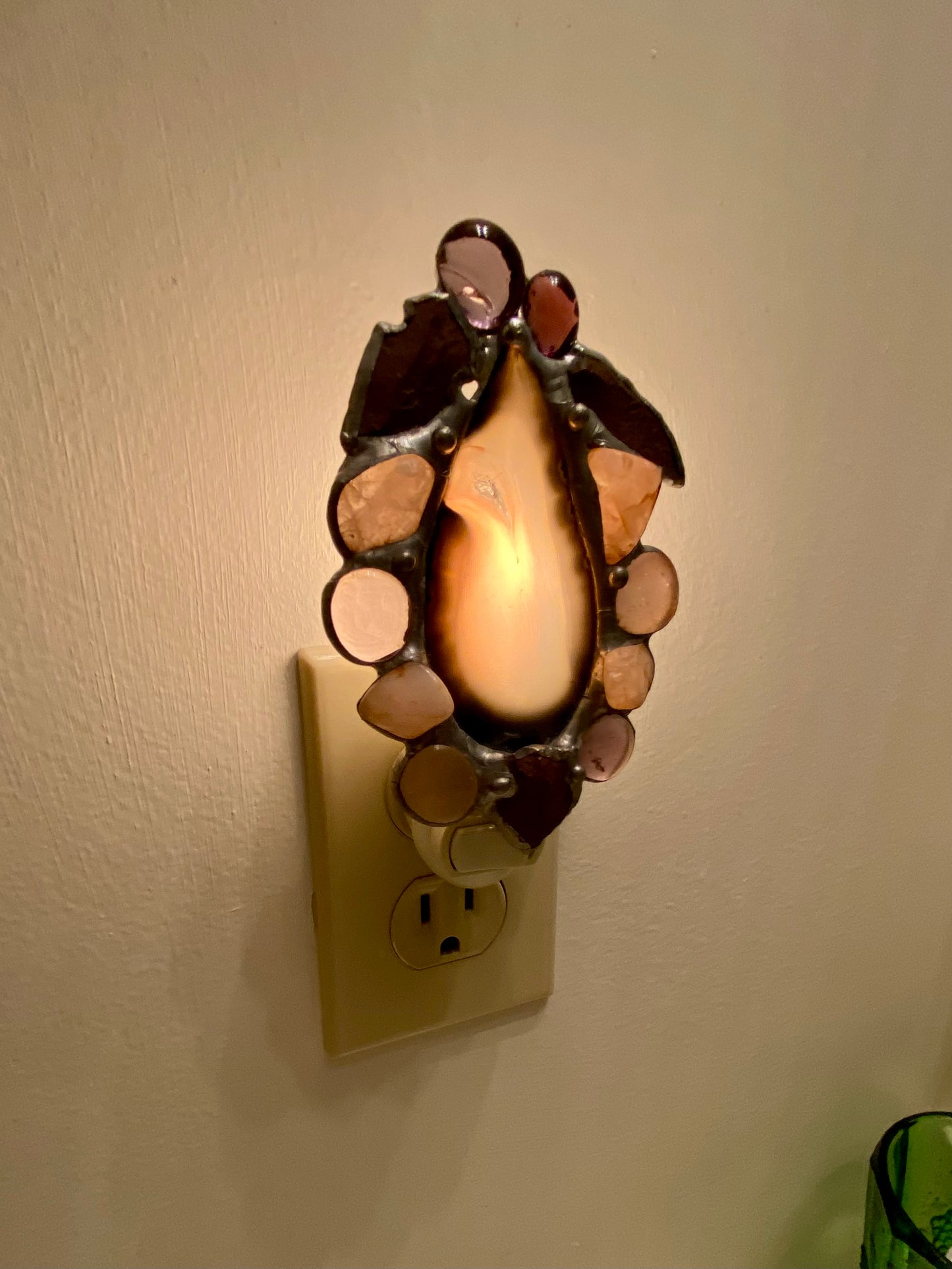 AGATE SLICE NIGHTLIGHT with Arrowheads | Gretchen Shutt | Hip Chick Glass, LLC