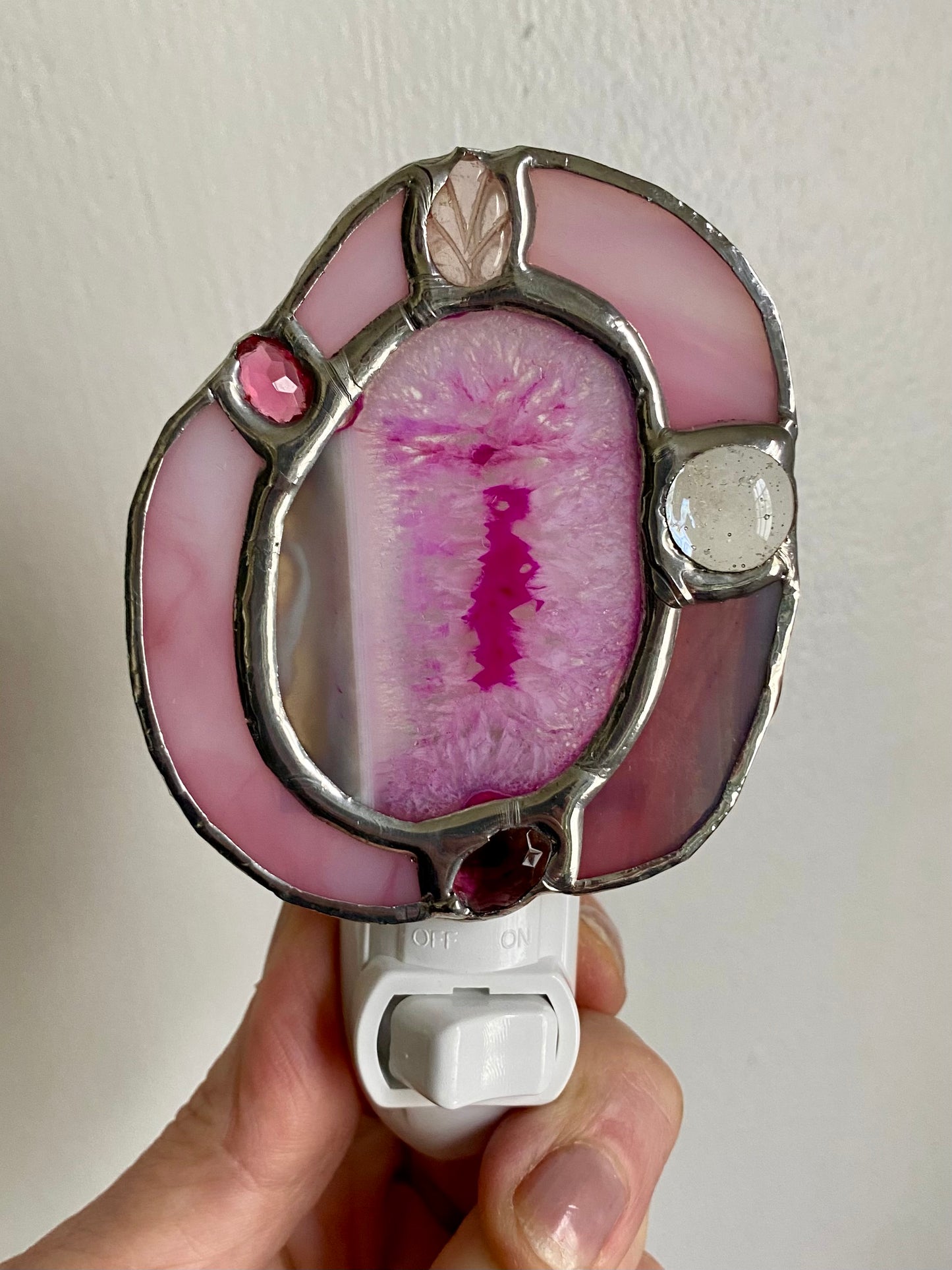 AGATE SLICE NIGHTLIGHT in Pink with Rose Quartz and Jewels | Gretchen Shutt | Hip Chick Glass, LLC