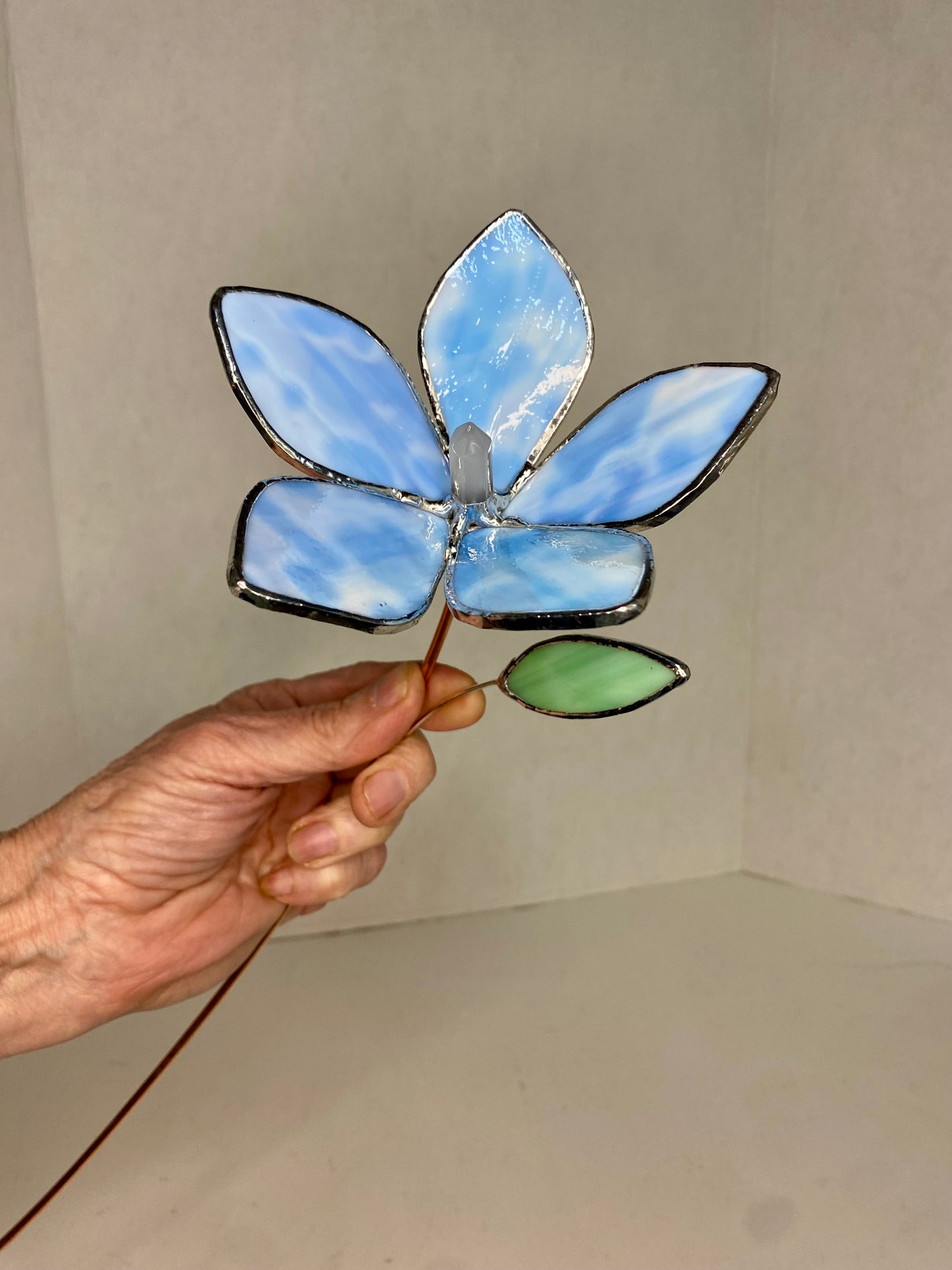 Mottled Blue Stained Glass Flower Plant Stakes by Hip Chick Glass, Stained Glass Flower Bouquet, Stained Glass Flower on a Stem, Handmade Home Decor, Wedding Bouquet Keepsake, Tabletop Decor